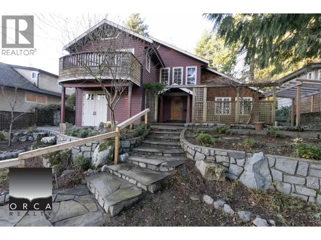 466 BRAND STREET, North Vancouver, British Columbia V7N1G1