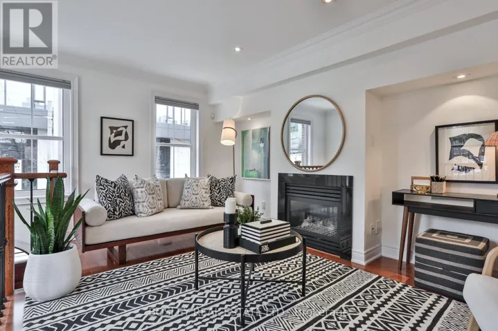 188 MCCAUL STREET, Toronto (Kensington-Chinatown), Ontario M5T1W5