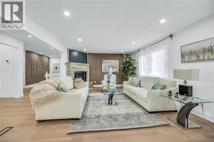 120 SECOND Road E, Stoney Creek, Ontario L8J3J2
