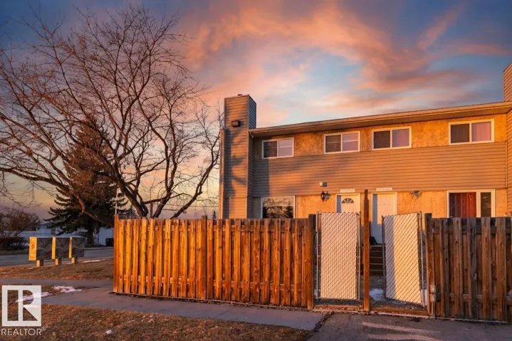 8620 38A AV NW, Edmonton, Alberta T6K2Z9