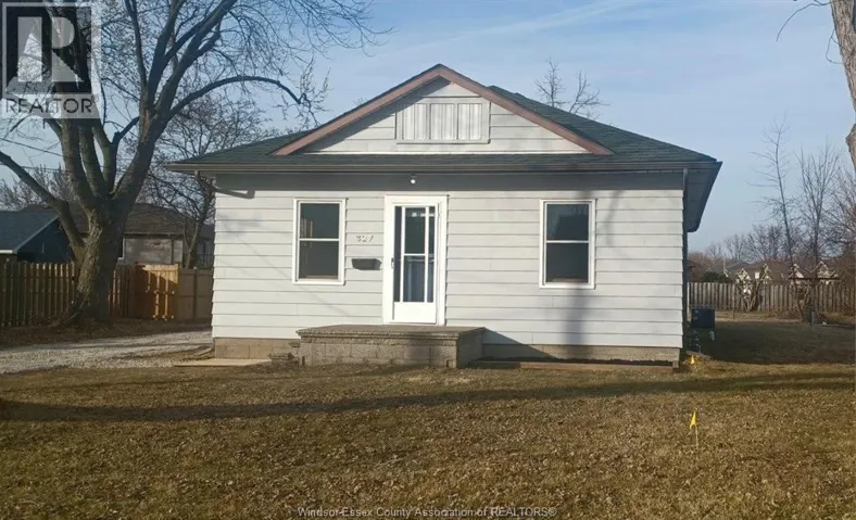 327 BOUFFARD, LaSalle, Ontario N9J1G3