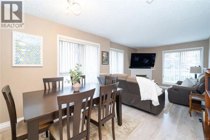 301 331 Burnside Rd E, Victoria, British Columbia V9A1A6