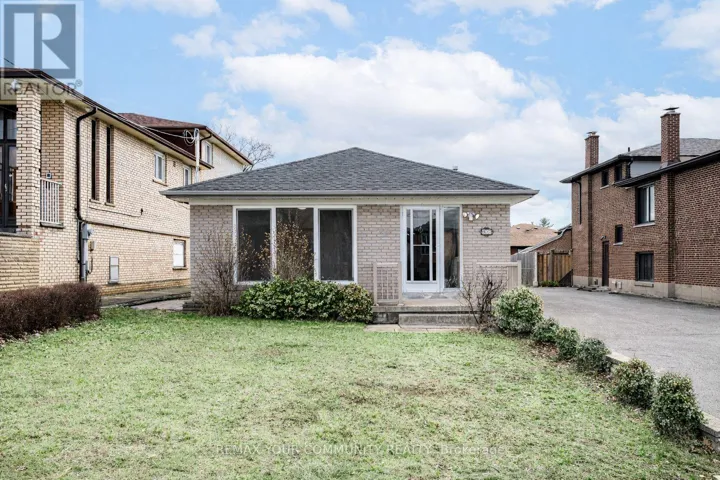 UPPER - 57 APTED AVENUE, Toronto (Humber Summit), Ontario M9L2P2