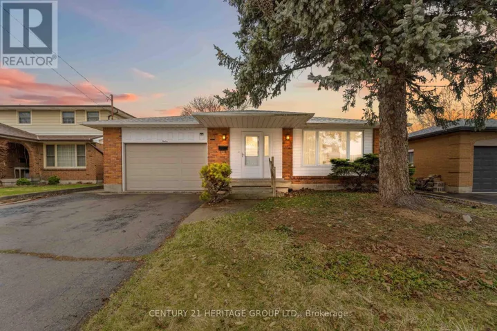 12 ROLAND ROAD, Hamilton (Falkirk), Ontario L9B1S6