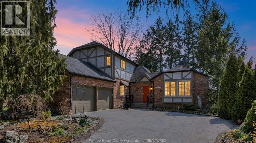 767 ROSELAND DRIVE South, Windsor, Ontario N9G1T7