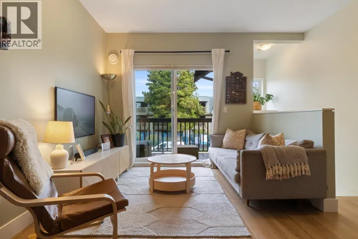 210 4458 ALBERT STREET, Burnaby, British Columbia V5C2G2