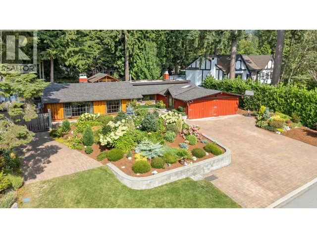 2540 BOSWELL AVENUE, North Vancouver, British Columbia V7H1L7