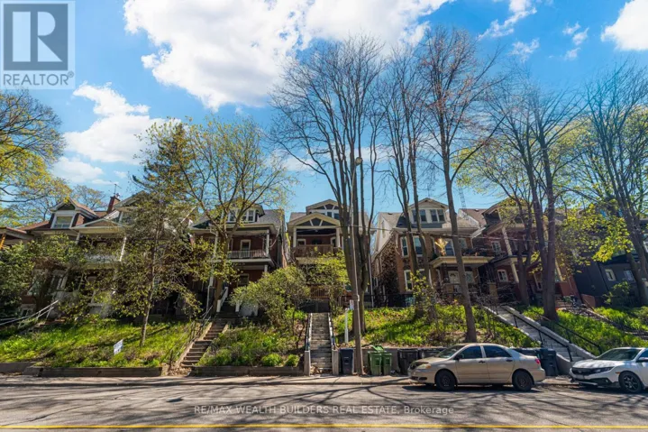 A - 163 PARKSIDE DRIVE, Toronto (Roncesvalles), Ontario M6R2Y8