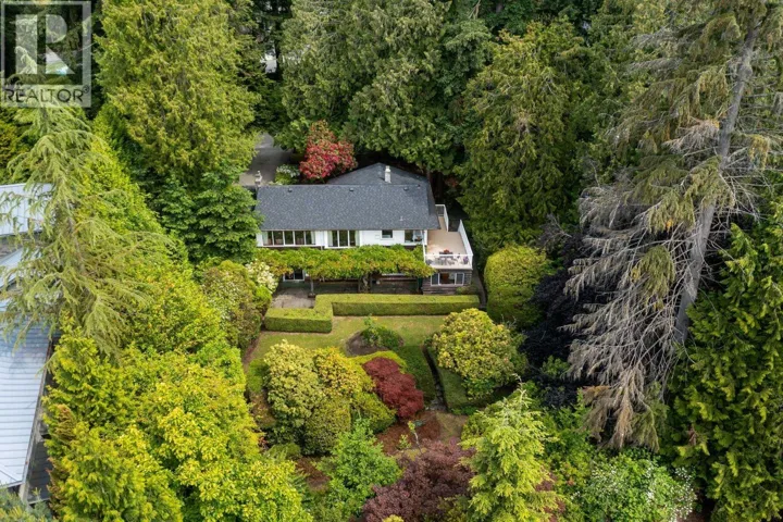 2912 ROSEBERY AVENUE, West Vancouver, British Columbia V7V3A6
