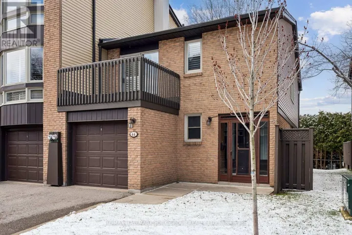 44 ENGLISH IVY WAY, Toronto (Bayview Woods-Steeles), Ontario M2H3M4