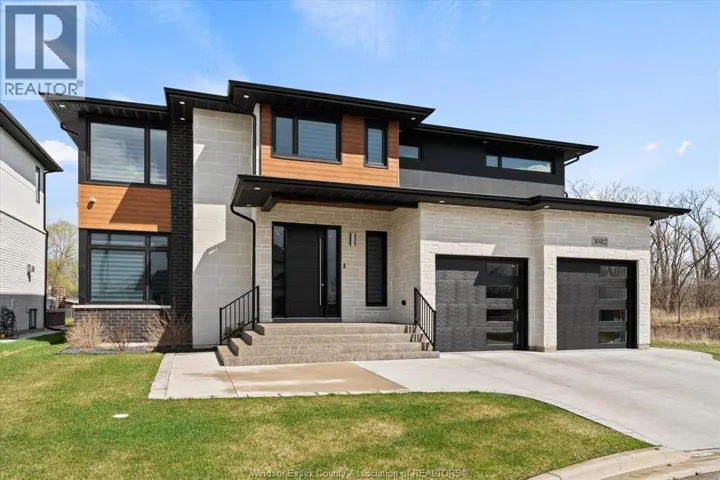 3082 BETTS AVENUE, Windsor, Ontario N9B3L5
