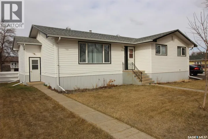 551 4th STREET W, Shaunavon, Saskatchewan S0N2M0