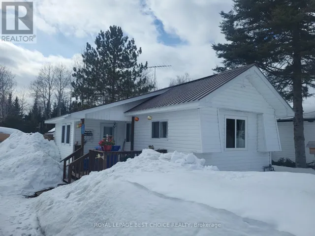 24 GOWARD AVENUE W, Temagami, Ontario P0H2H0