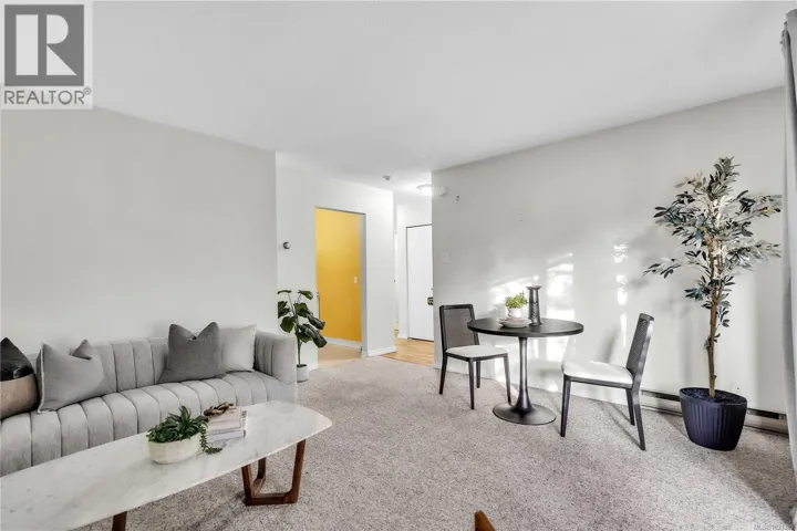 204 1597 Midgard Ave, Saanich, British Columbia V8P2Y2