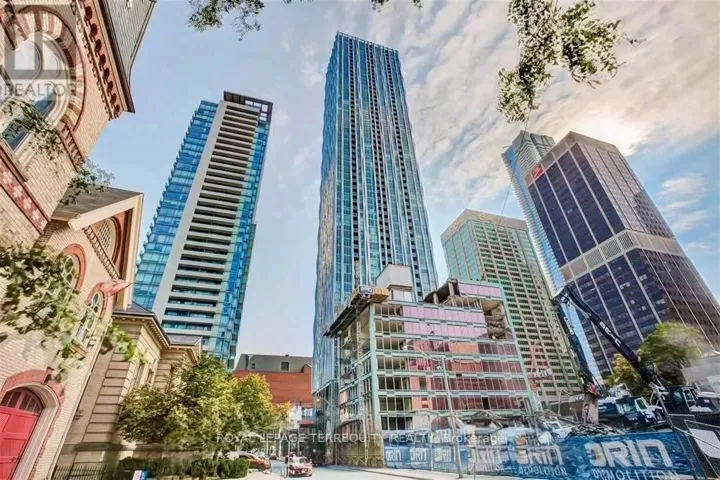 4202 - 1 YORKVILLE AVENUE, Toronto (Annex), Ontario M4W0B1