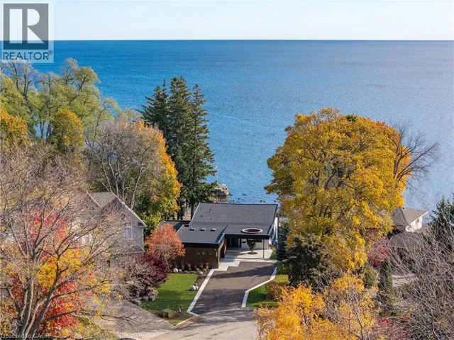 121 EDGECLIFFE Place, Burlington, Ontario L7L3Z2