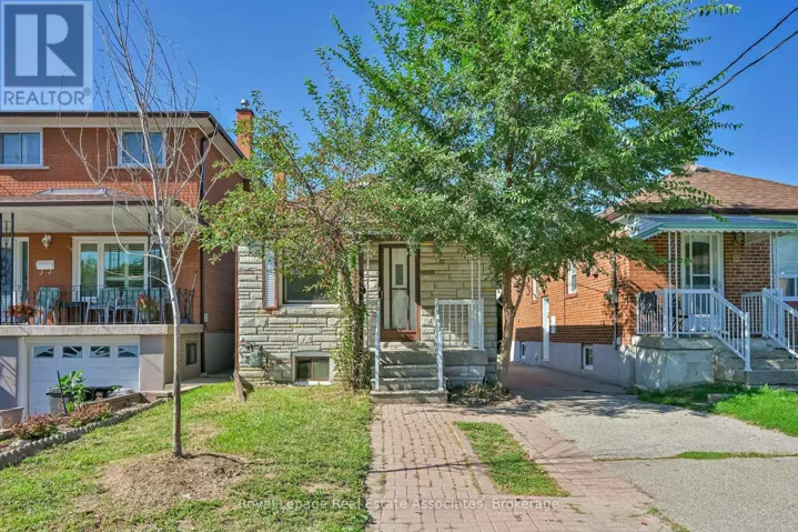 20 EAST DRIVE, Toronto (Rockcliffe-Smythe), Ontario M6N2N7