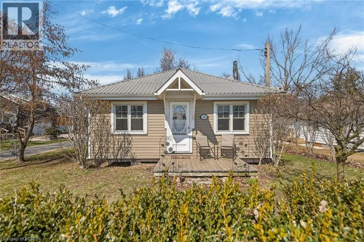 88 ERIE Boulevard, Long Point, Ontario N0E1M0
