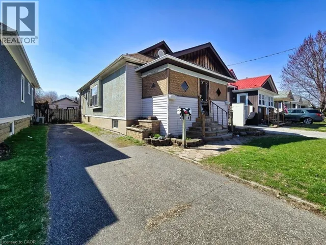 37 KERNAHAN Street, St. Catharines, Ontario L2R4T1