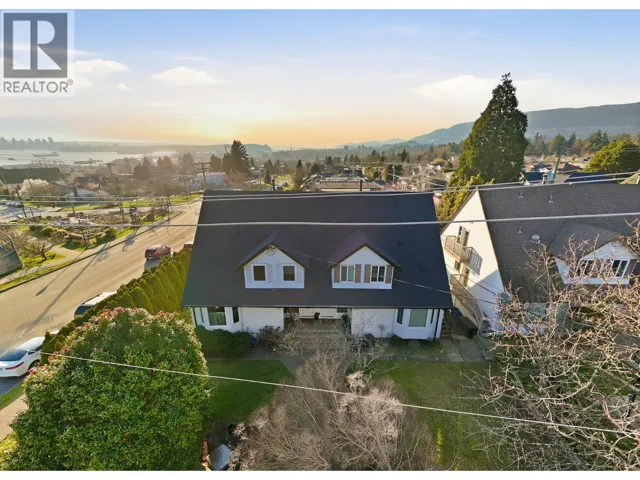 1309 MAHON AVENUE, North Vancouver, British Columbia V7M2S2