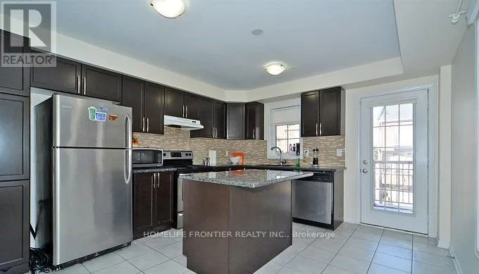 32 TRUCHARD AVENUE, Markham (Berczy), Ontario L6C0N2