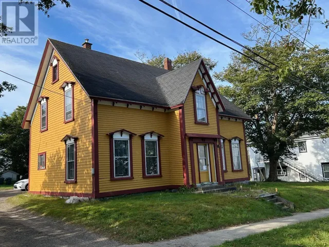 9 Elm Street, Yarmouth, Nova Scotia B5A2P6