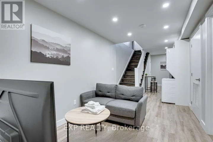 1 - 104 WELLINGTON STREET N, Hamilton (Landsdale), Ontario L8R1N3