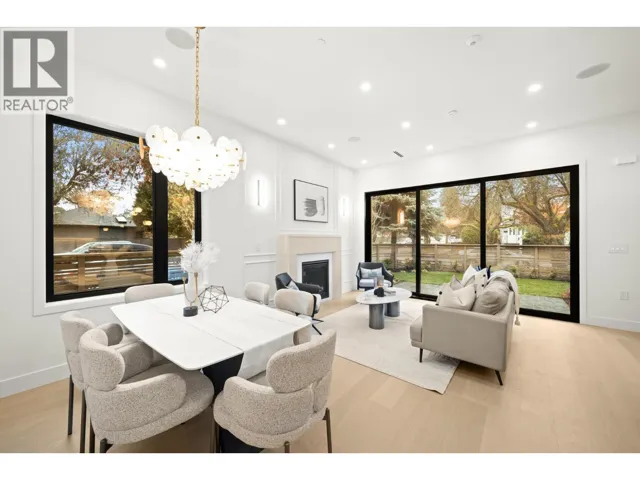 1095 E 14TH AVENUE, Vancouver, British Columbia V5T2P1