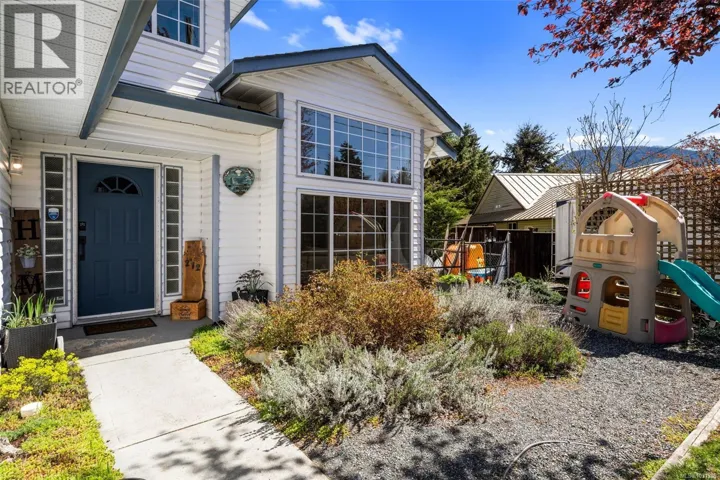 212 Cowichan Ave E, Lake Cowichan, British Columbia V0R2G0
