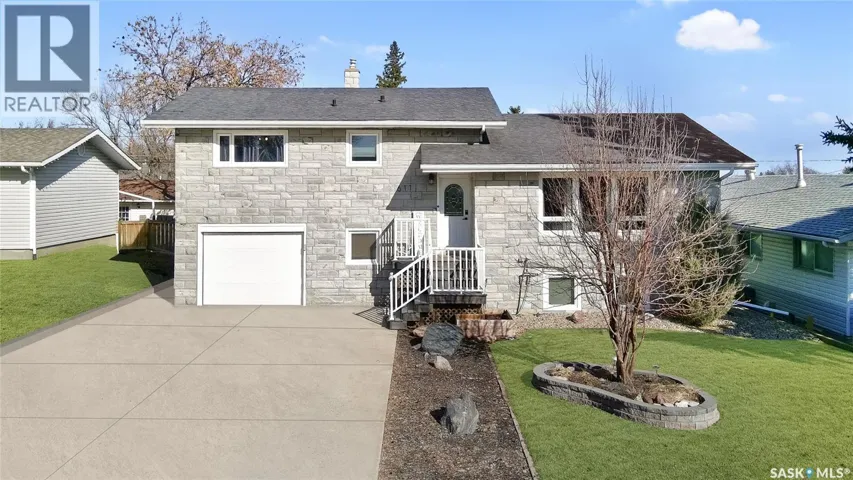 611 6th AVENUE NW, Swift Current, Saskatchewan S9H0Y5