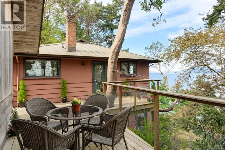 618 Lands End Rd, North Saanich, British Columbia V8L5K9