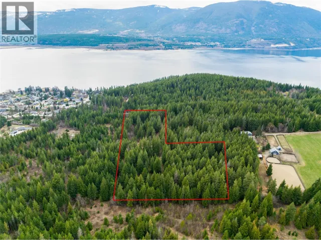 5560 Lakeshore Road NE, Salmon Arm, British Columbia V1E3P5