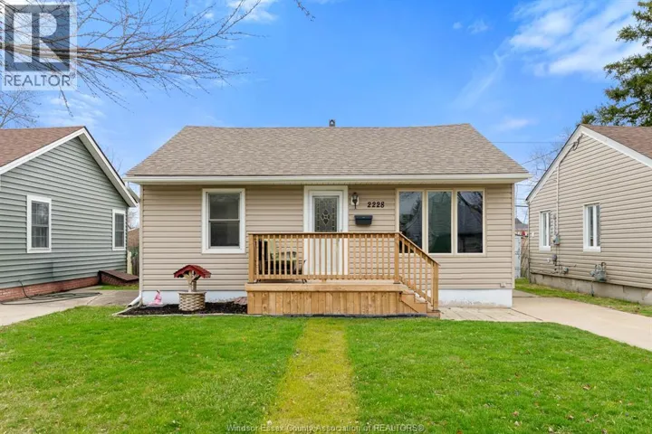 2228 Elsmere AVENUE, Windsor, Ontario N8W2C6