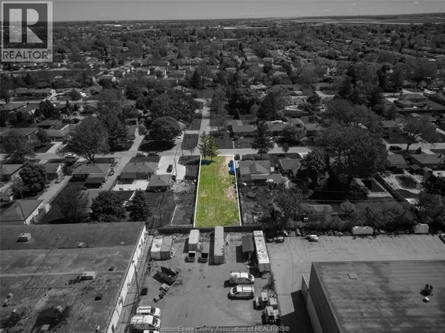 3199 WOODLAWN, Windsor, Ontario N8W2J1