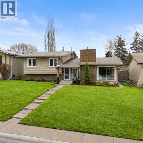 247 Parkwood Close SE, Calgary, Alberta T2J3V8