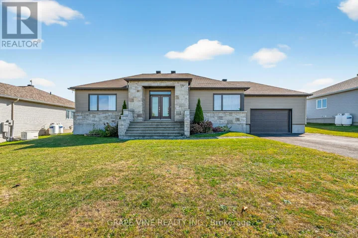 18 CALCO CRESCENT, North Stormont, Ontario K0C1W0