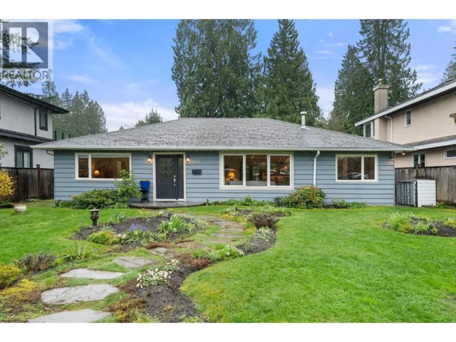 1085 EDGEWOOD ROAD, North Vancouver, British Columbia V7R1Y8