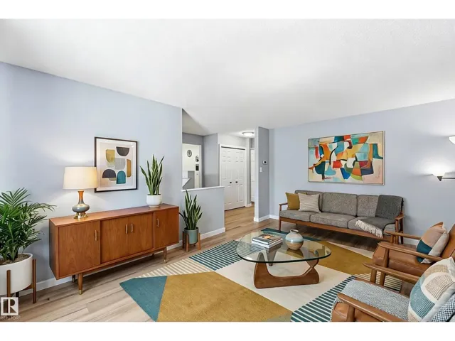 3528 49A ST NW, Edmonton, Alberta T6L3V9