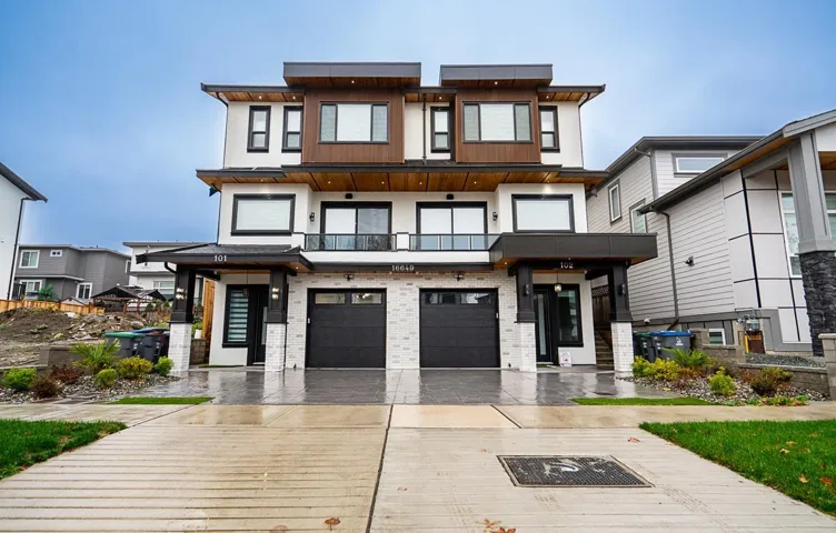 101 16649 18A AVENUE, Surrey, British Columbia V3Z9X5