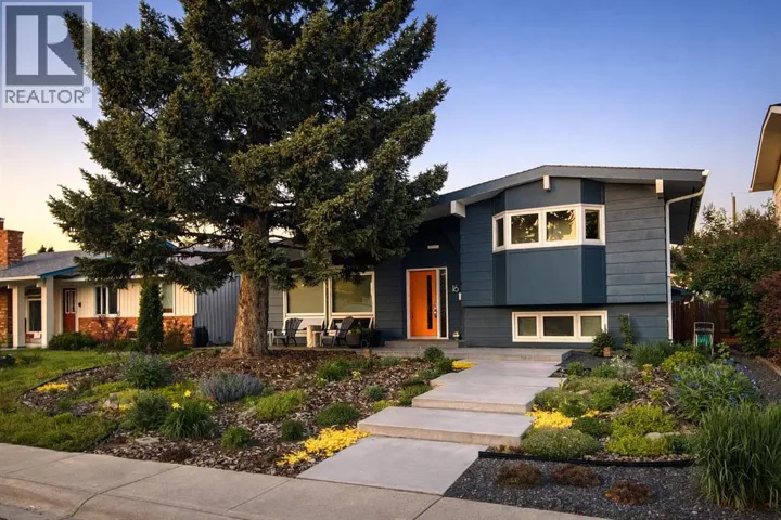 16 Lake Twintree Place SE, Calgary, Alberta T2J2X5