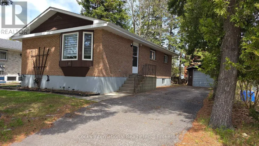 36 SUSAN STREET W, Huntsville (Chaffey), Ontario P1H1X2