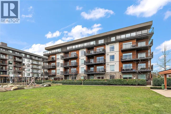 402 2500 Hackett Cres, Central Saanich, British Columbia V8M0C1