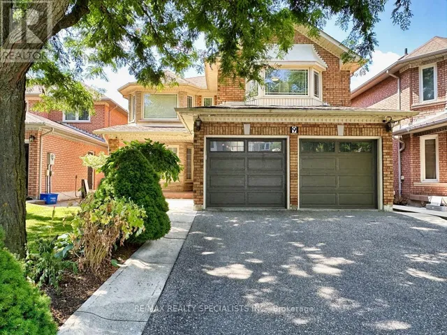 9 SIESTA COURT, Brampton (Sandringham-Wellington), Ontario L6R1P2