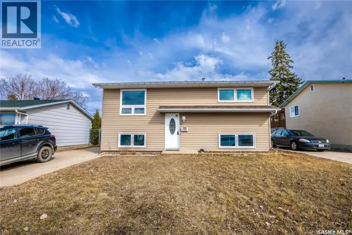 1374 Manitou CRESCENT, Moose Jaw, Saskatchewan S6H7C5