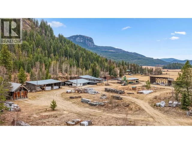 17 Bear Valley Road, Lumby, British Columbia V0E2G1