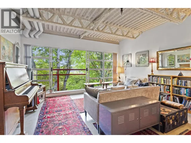 424 350 E 2ND AVENUE, Vancouver, British Columbia V5T4R8