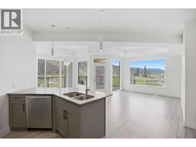 651 Dunes Drive Unit# 311, Kamloops, British Columbia V2B8M8