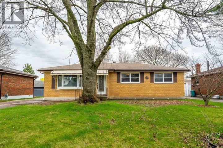 28 HIGHLAND DRIVE, Wallaceburg, Ontario N8A2K4