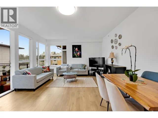303 715 W 15 STREET, North Vancouver, British Columbia V7M1T2