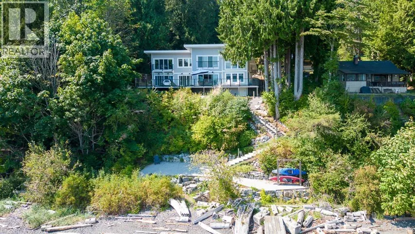 1980 THORNBROUGH ROAD, Gibsons, British Columbia V0N1V6